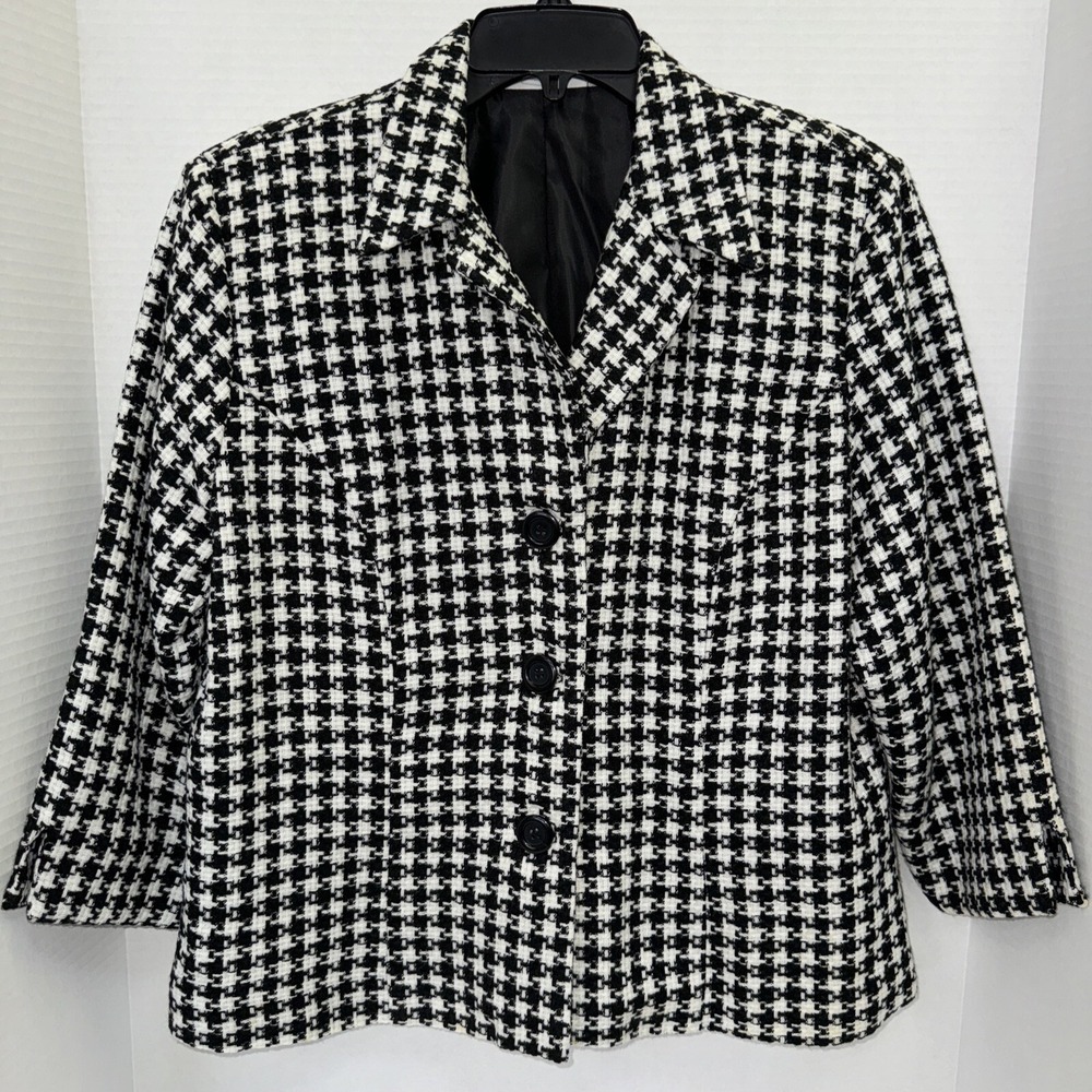 Dressbarn Coat Women's Size Large Black & White Hounds Tooth Button Up Coat